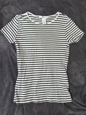 H&M White and Black Striped Short-Sleeve Tee